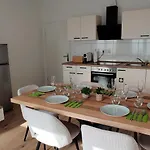 Διαμέρισμα Moderne I Sehr Zentral I Kueche *